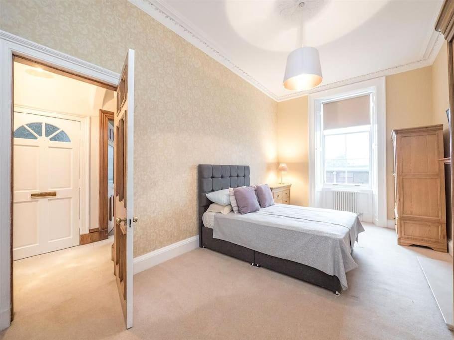 Beautiful & Bright 2 Bed Flat Murrayfield Edimburgo Exterior foto